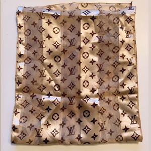 real lv scarf